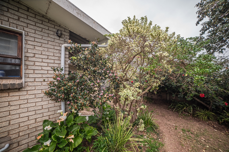 5 Bedroom Property for Sale in Fraaiuitsig Western Cape